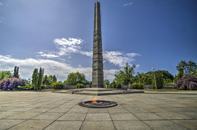История возведения и реставрации обелиска воинам «Памятник 1200 гвардейцам» в Калининграде